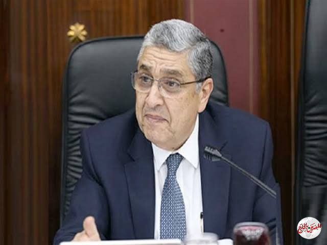 وزير الكهرباء يعلن التفاوض مع مستثمرين أجانب لإقامة مشروعات طاقة متجددة