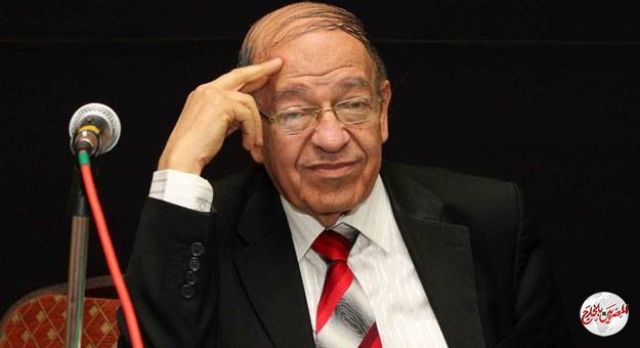 قرأت لك.. لا العم سام كان عمى ولا جان بول من أخوالى!