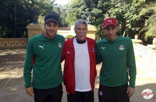 نجاة نجم الأهلي وأسرته من الموت بعد احتراق منزله