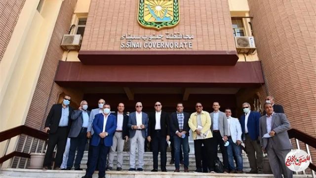 وزير الإسكان ومحافظ جنوب سيناء يفتتحان دار مناسبات و 60 منزلا بدويا بالطور