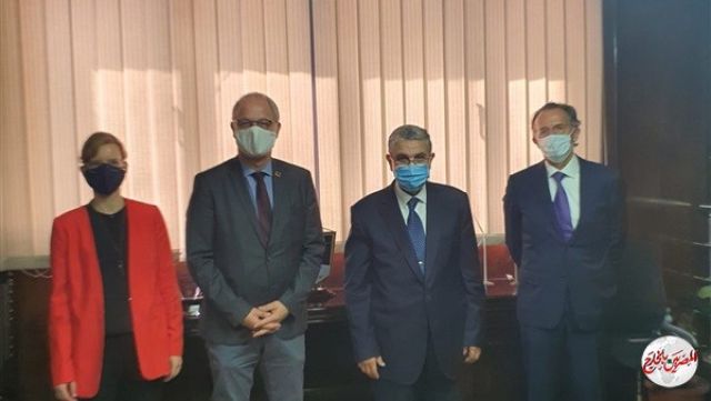 وزير الكهرباء يلتقى وفد بنك التعمير الألمانى لبحث التعاون