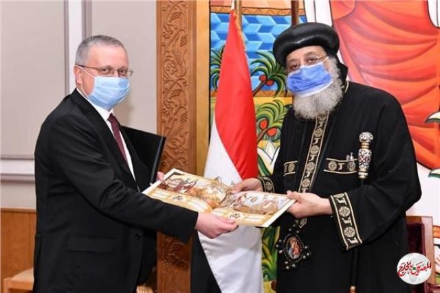 البابا تواضروس يستقبل السفير الروسي
