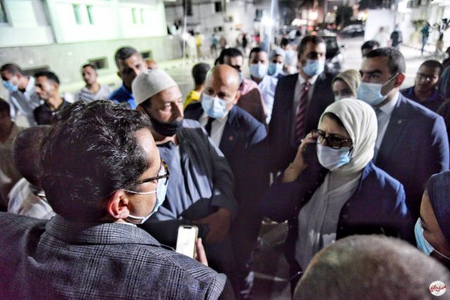 خلال تلقيها الجرعة الثانية للقاح... وزيرة الصحة تستجيب لطلب أحد المواطنين بعلاج زوجته