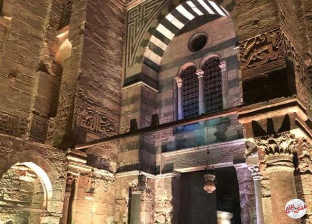 الآثار: تطوير إضاءة مجموعة قلاوون درة العمارة الإسلامية بشارع المعز