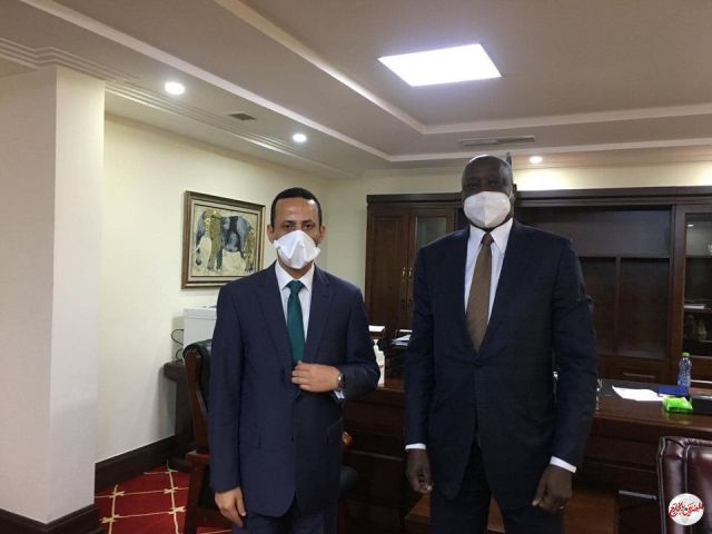 السفير المصري بجنوب السودان يلتقي بوزير شئون الرئاسة