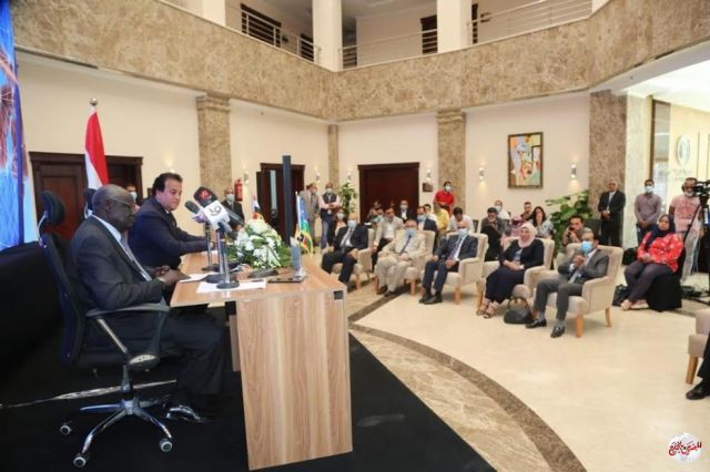 "وزير التعليم العالي": 300 منحة لطلاب جنوب السودان في الجامعات المصرية
