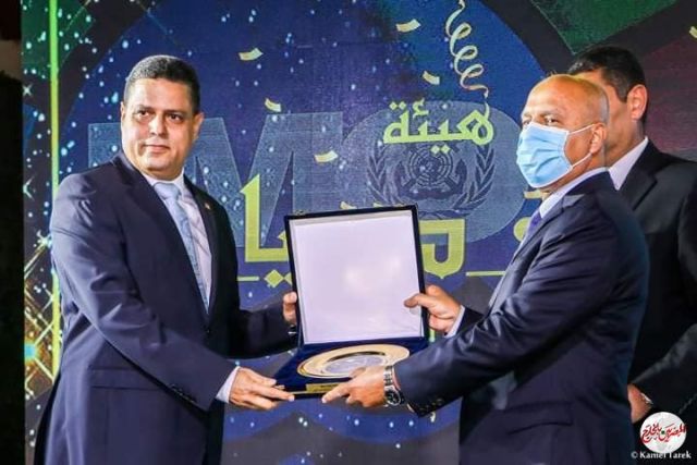 بالصور.. ميناء دمياط يفوز بجائزة أفضل ميناء فى التحول الرقمى وتطبيق منظومة التشغيل الآنى للسفن